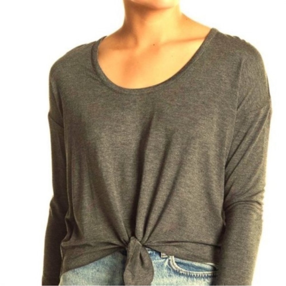 NWOT, CHASER, Knot Front Boxy Hi-Low Tee, Gray Long Sleeve, scoop neck, cropped